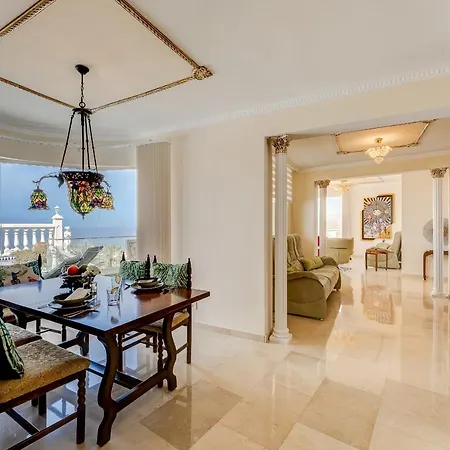 Marina Luxury Sea View Private Pool & Garden - 阿德耶
