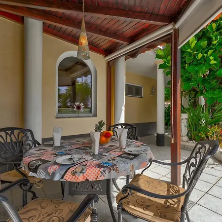 Marina Luxury Sea View Private Pool & Garden -