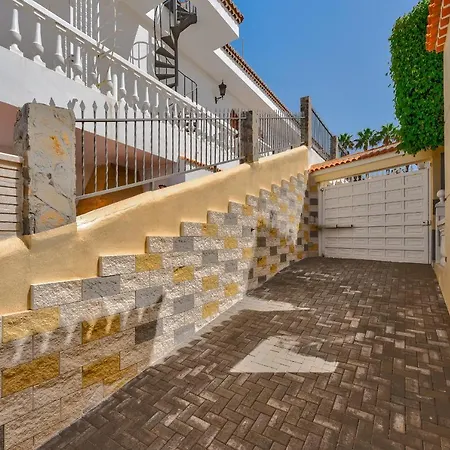 Marina Luxury Sea View Private Pool & Garden - Villa