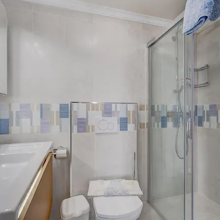 Marina Luxury Sea View Private Pool & Garden - Villa