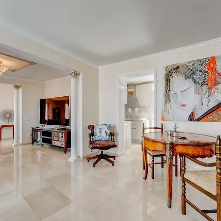 Marina Luxury Sea View Private Pool & Garden - Villa