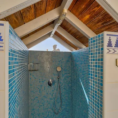 Villa Marina Luxury Sea View Private Pool & Garden -