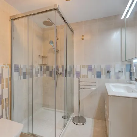 Marina Luxury Sea View Private Pool & Garden -