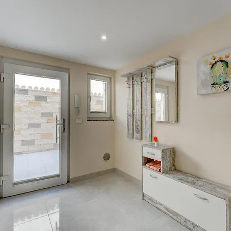 Marina Luxury Sea View Private Pool & Garden - Βίλα